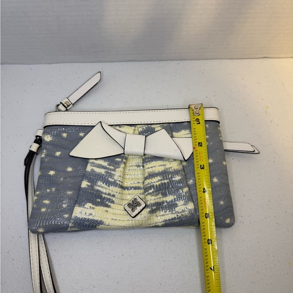 Simply Vera Vera Wang Blue and White Clutch - Picture 4 of 4